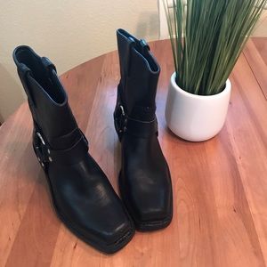 Frye Harness Boots 6.5 EUC
